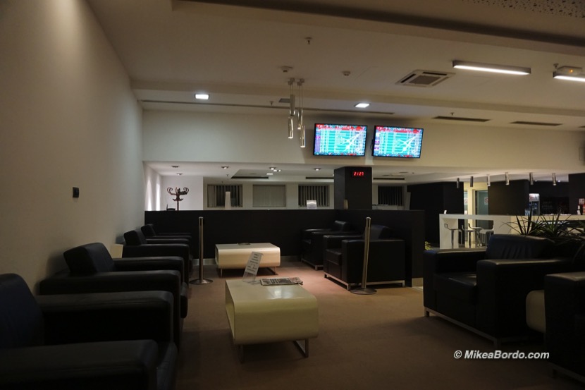 Review Priority Club Lounge Belgrade Airport-8
